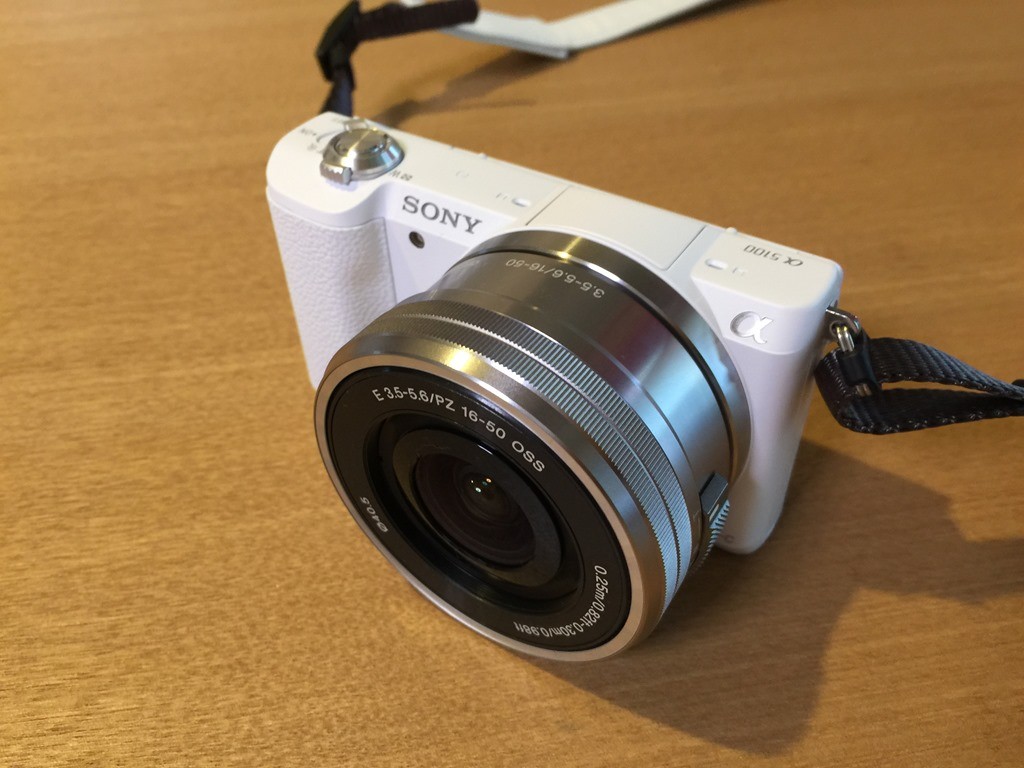 美品☆SONY α5100 デジタル一眼ミラーレスカメラ-